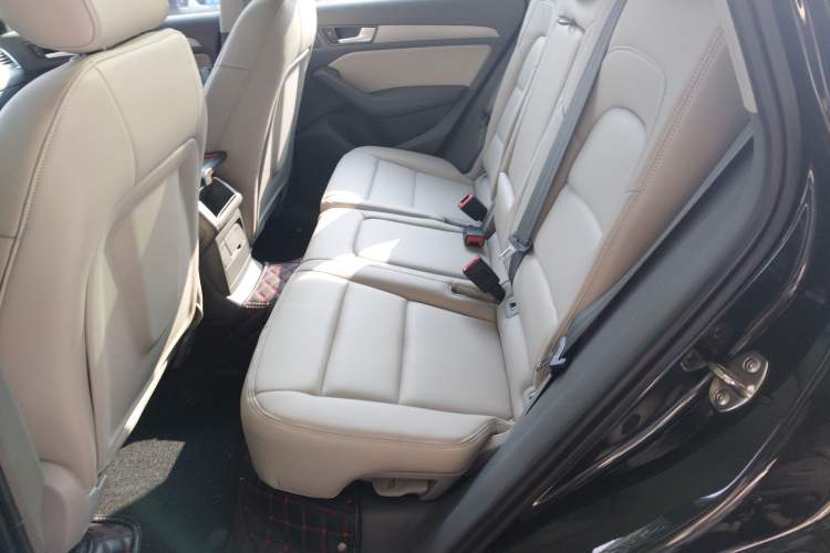 Used Audi Q5 2015 40 TFSI Trendy Edition Left Rear Seat