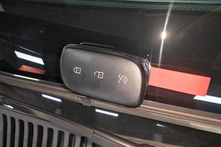 Used Lynk & Co Z10 2025 95 kWh 806 km Range Rear-Wheel Drive Advanced Driver-Assistance System Max