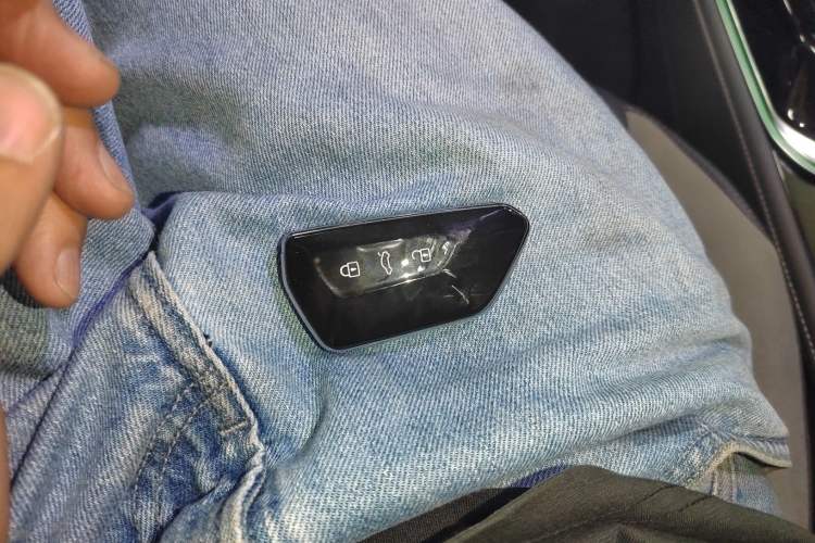 Used Volkswagen ID.4 CROZZ 2022 Long-Range Lite PRO Edition Interior 1