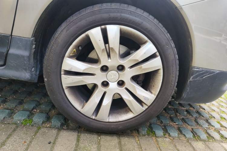 Used Peugeot 3008 2015 2.0L Automatic Classic Edition