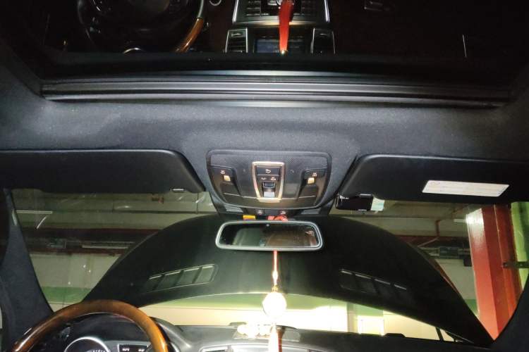 Used Mercedes-Benz M-Class 2012 ML 350 Luxury Edition
