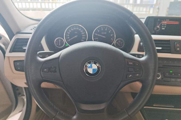 Used BMW 3 Series 2015 320i Active Edition
