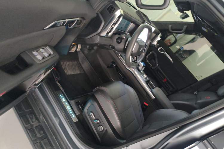 Used JETOUR Traveler 2023 2.0T All-Wheel Drive Conquer PRO
