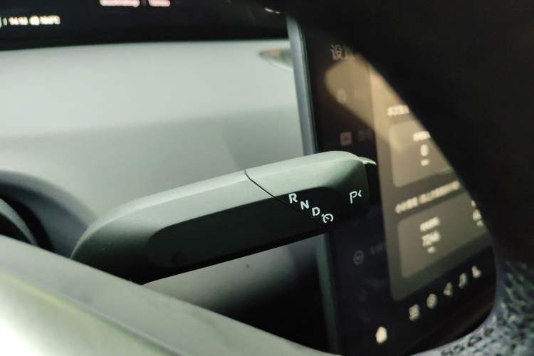 Used Avatr 06 2025 Pro Range-Extended Edition Gear Lever