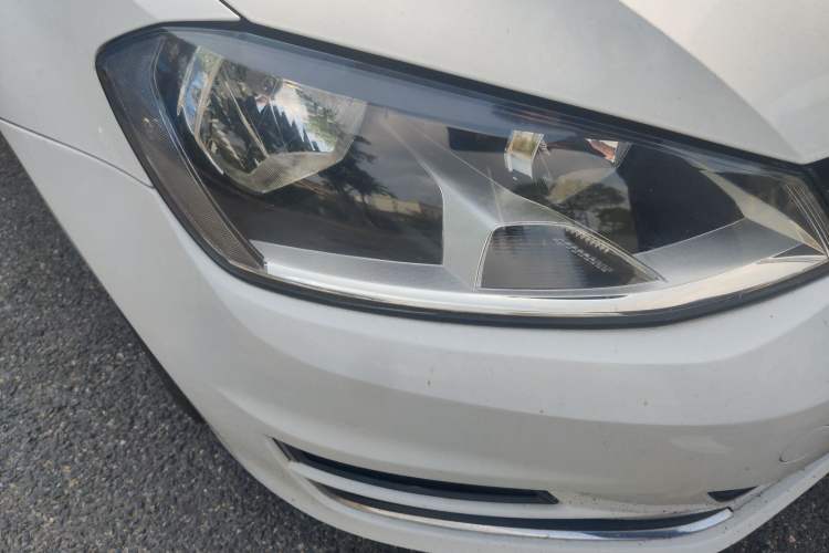 Used Volkswagen Golf 2016 1.6L Automatic Fashion Model Right Front Headlight