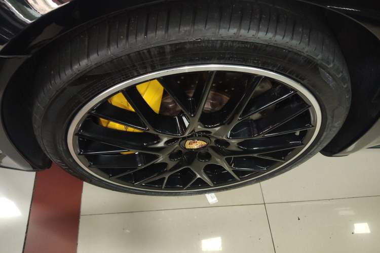 Used Porsche Panamera 2022 Panamera 4 Sport Turismo 2.9T Left Front Wheel Hub