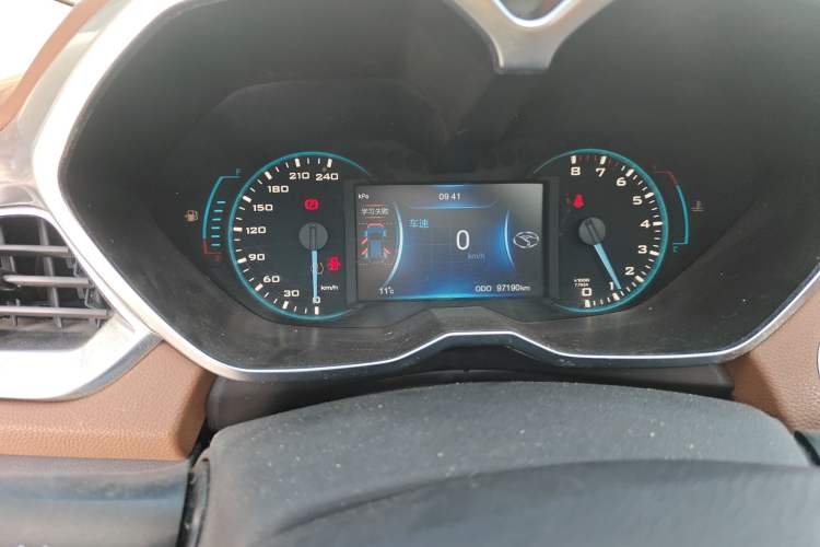 Used Soueast DX7 2017 1.5T Manual Luxury Model
