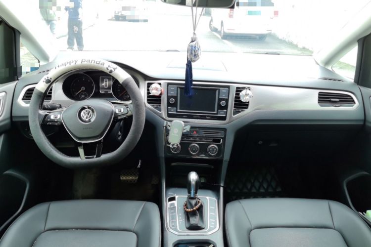 Used Volkswagen Golf Sportsvan 2019 280TSI Automatic Trendy Model China VI Standard Center Console