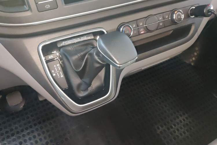 Used SAIC MAXUS V80 RV 2022 2.0T Traveler RVLIFE Camping Edition