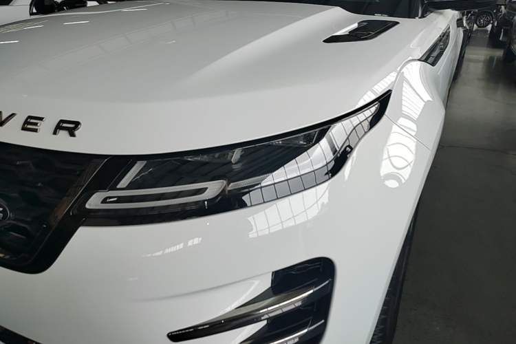 Used Land Rover Range Evoque 2023 Aurora L 249 PS Luxury Edition
