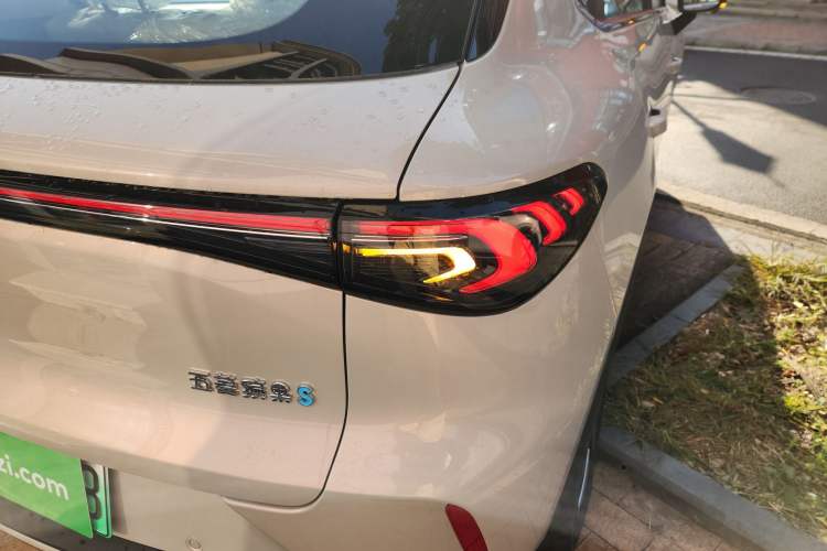 Used Wuling Bingo S 2025 Model 325km Deluxe Edition