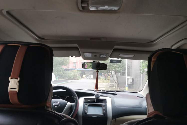 Used Nissan Livina 2013 1.6XL Manual Luxury Edition
