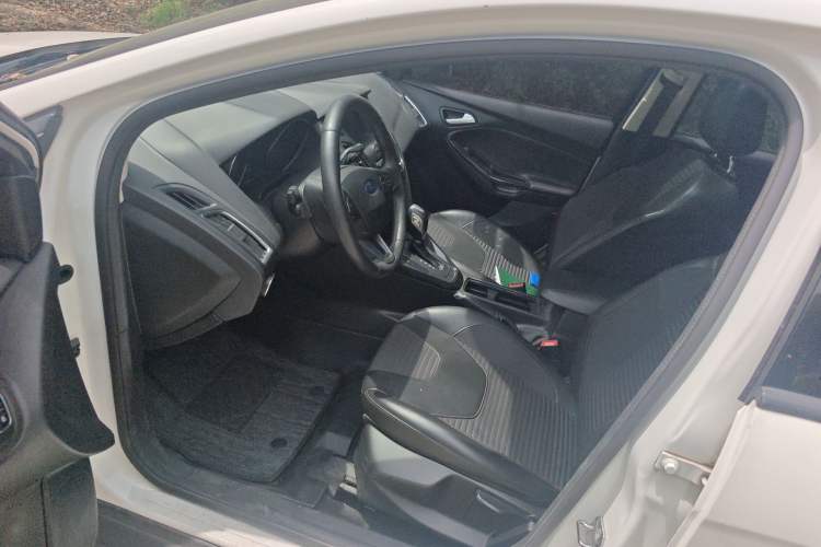 Used Ford Focus 2017 Hatchback EcoBoost 125 Automatic - Ultra-Powerful Style Edition with Smart Drive Features
