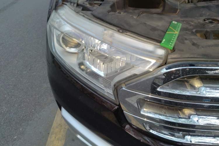 Used Ford Everest 2016 2.0T Gasoline Automatic 4x4 Luxury Edition Right Front Headlight