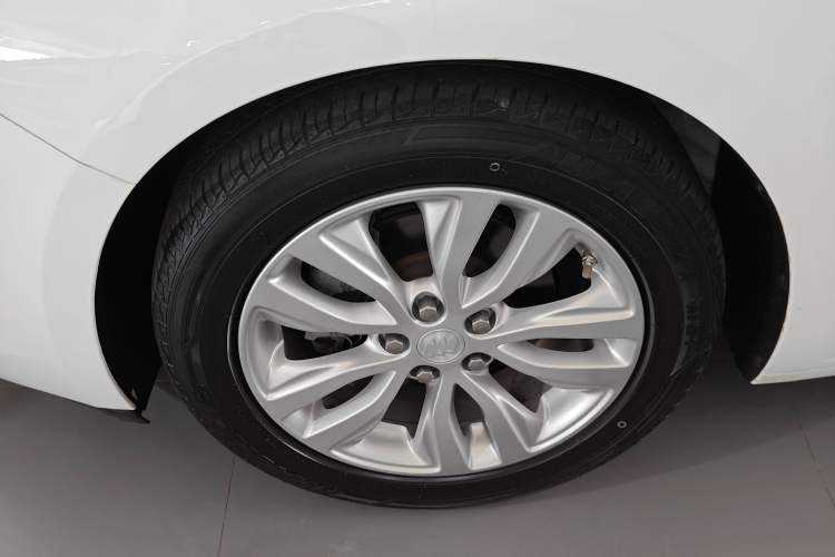 Used Buick GT 2021 Exemplar 1.5L Automatic Elite Version Left Front Wheel Hub