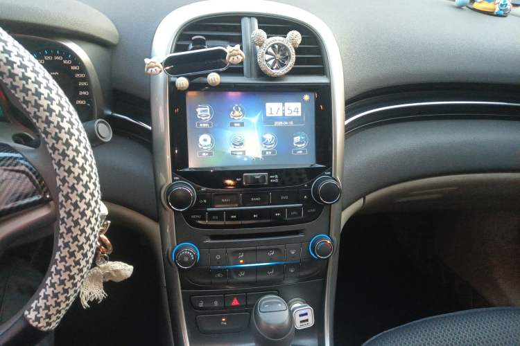 Used Chevrolet Malibu 2014 2.0L Automatic Comfort Edition Audio And AC Panel