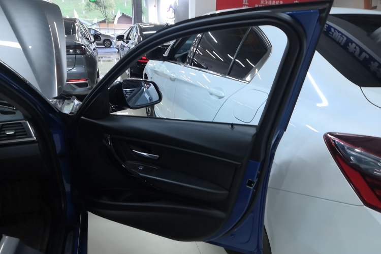 Used BMW 3 Series 2018 320Li Leading Model M Sport Package
