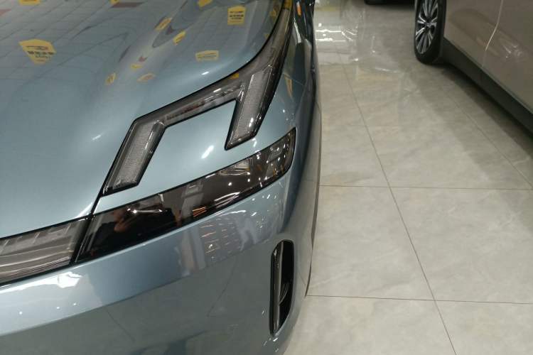 Used Lynk & Co 08 EM-P 2023 220km All-Wheel-Drive Performance Halo