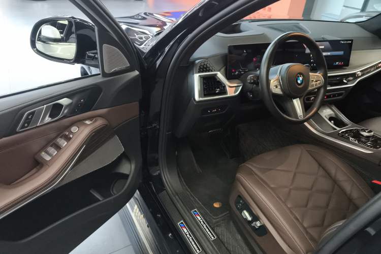 Used BMW X5 2023 xDrive 40Li M Sport Night Edition Package