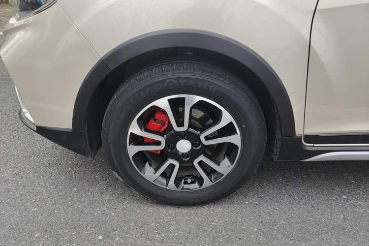 Used Geely Auto Vision X3 2017 1.5L Automatic Luxury Model Left Front Wheel Hub