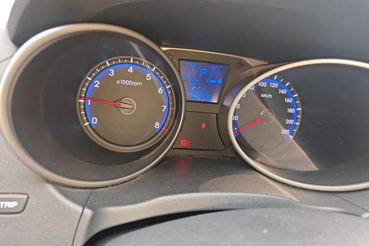 Used Hyundai ix35 2013 2.0L Automatic Two-Wheel Drive Smart GLS China IV Standard