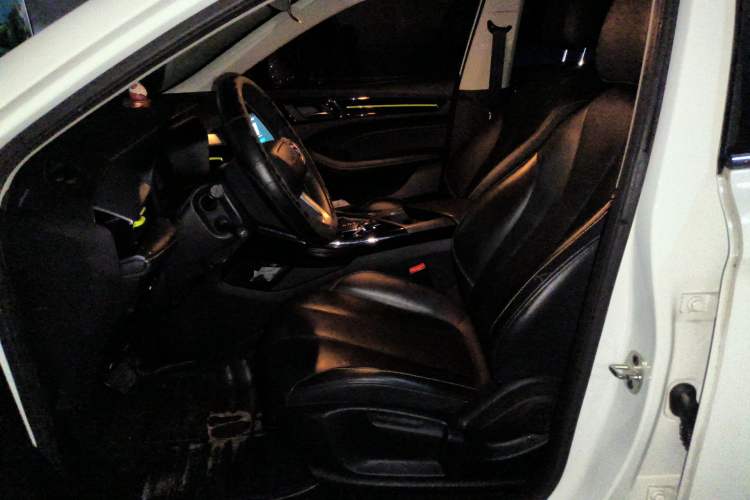 Used Roewe i5 2021 1.5L CVT Diamond Edition