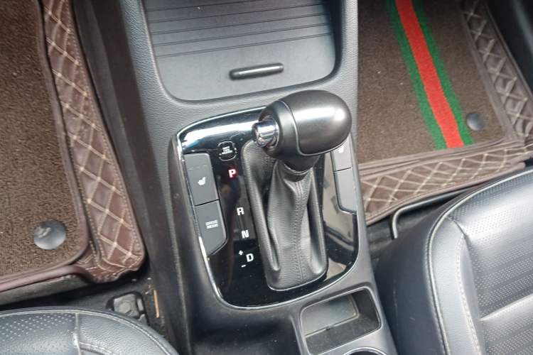 Used Kia K3 2017 1.6L Automatic 15th Anniversary Special Edition GLS Gear Lever