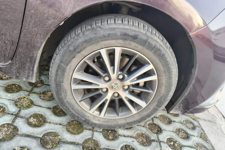 Used Toyota Levin 2016 Dual-Engine 1.8H GS E-CVT Elite Model with Sunroof