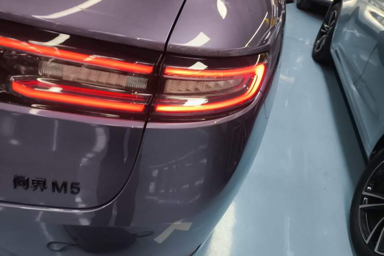 Used Hima AITO M5 2025 Extended-Range Ultra All-Wheel-Drive Version Exterior 3