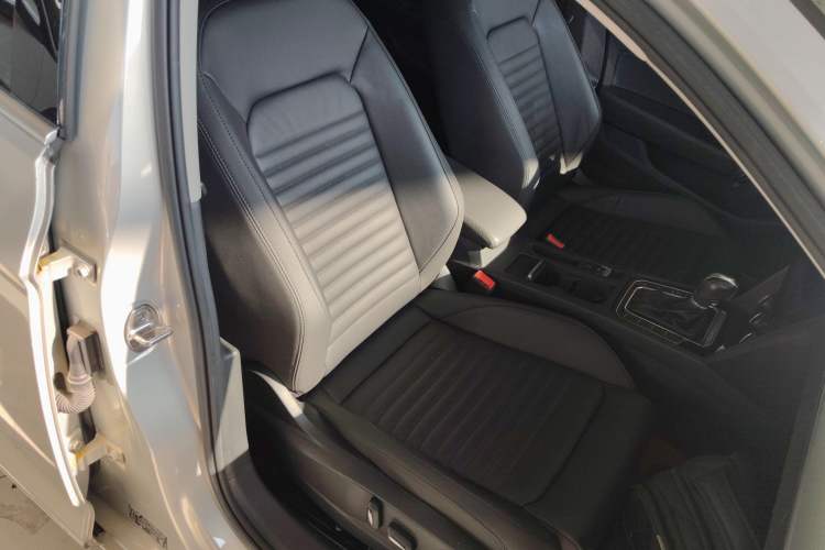 Used Volkswagen Magotan 2019 330TSI DSG Leading Edition China V Standard