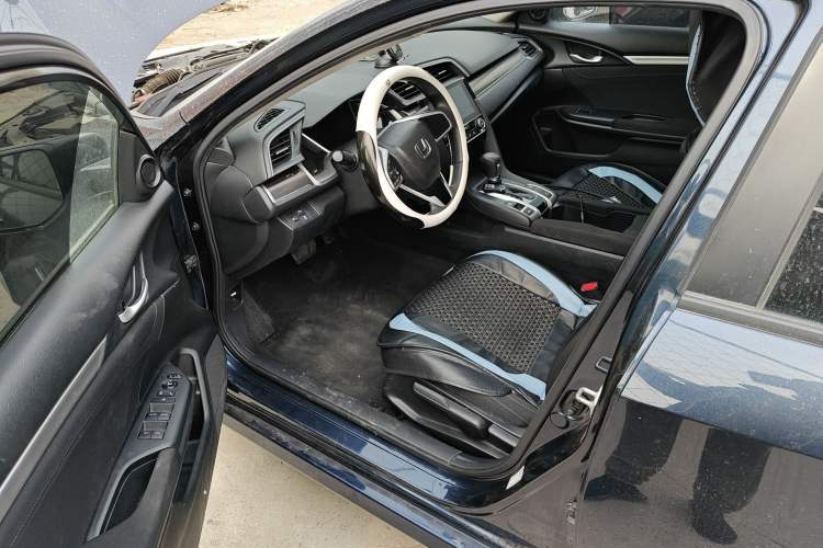 Used Honda Civic 2019 220TURBO CVT Dynamic Edition China V Driver Seat