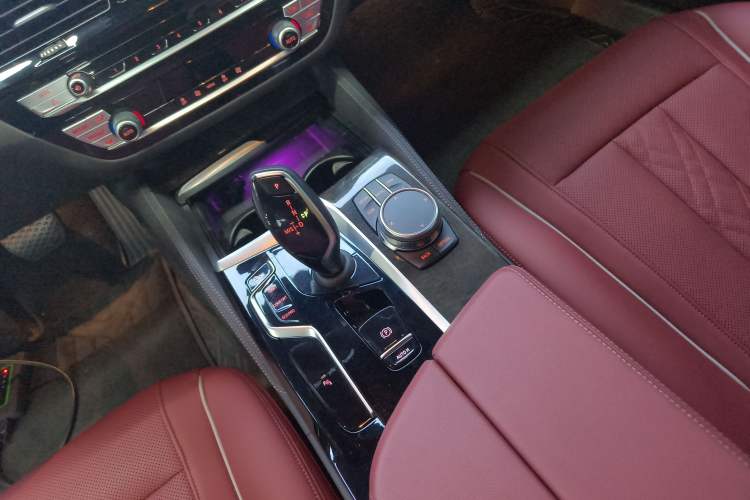 Used BMW 5 Series 2022 Second Facelift 525Li M Sport Package
