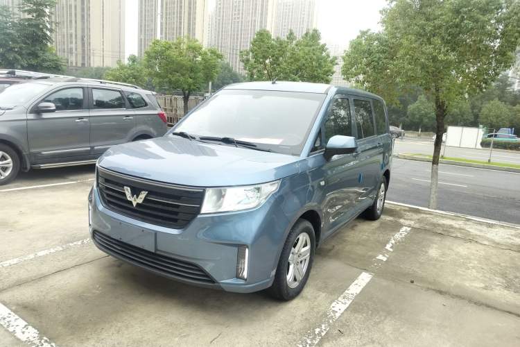 Used Wuling Hongguang PLUS 2020 1.5L Manual Comfort 7-Seater