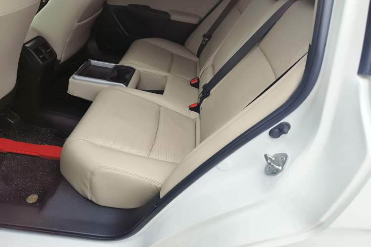 Used Honda Jade 2013 1.8L CVT Luxury Edition 5 seats Left Rear Seat