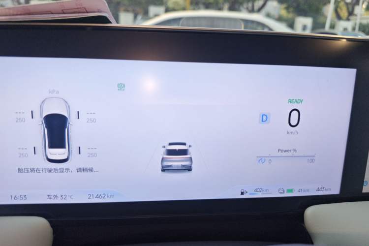 Used Venucia V DD-i 2023 60km iD Version
