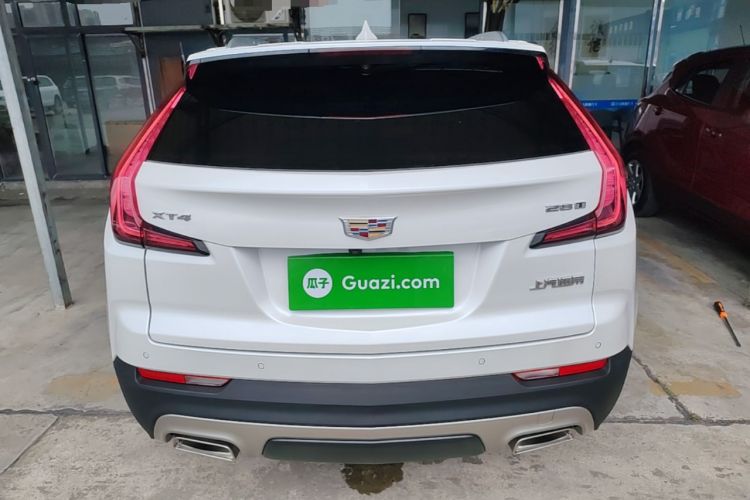 Used Cadillac XT4 2018 28T Two-Wheel-Drive Luxury Model
