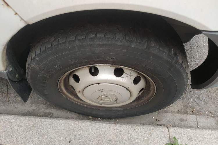 Used SAIC MAXUS Xintu V80 2019 2.5T Classic Edition 6-Speed Manual – Aoyuntong Short Wheelbase Mid-Height Design 5/6 Seats