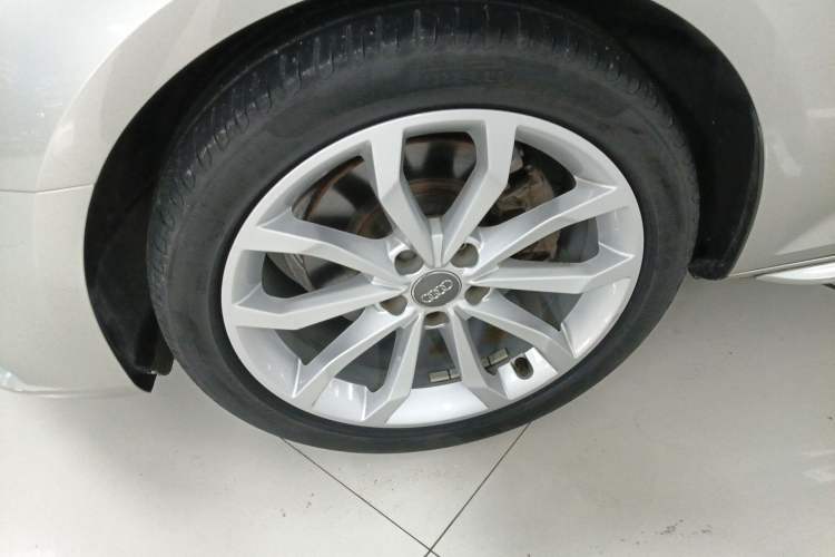 Used Audi A4L 2018 30th Anniversary Edition 40 TFSI Fashion Model Exterior 4