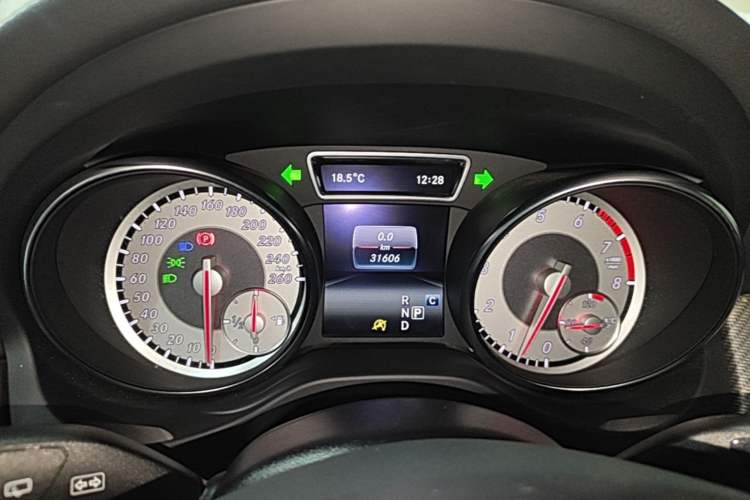 Used Mercedes-Benz GLA 2016 GLA 200 Fashion Model Instrument Cluster