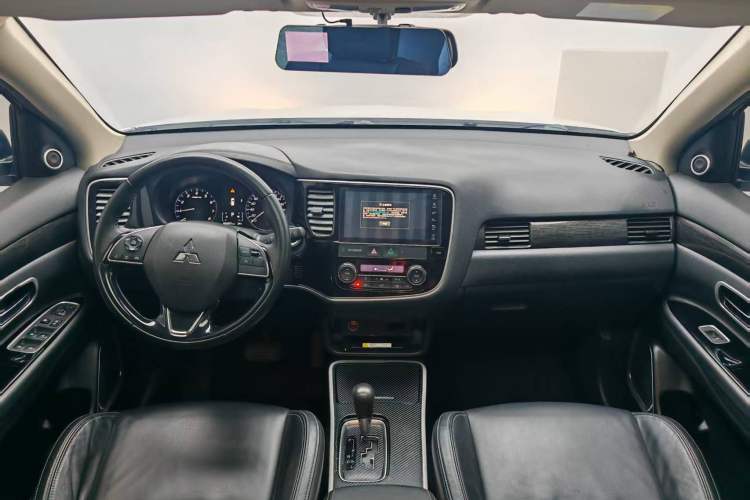 Used Mitsubishi Outlander 2020 2.0L Two-Wheel Drive Enjoyment Version 5 Seats
