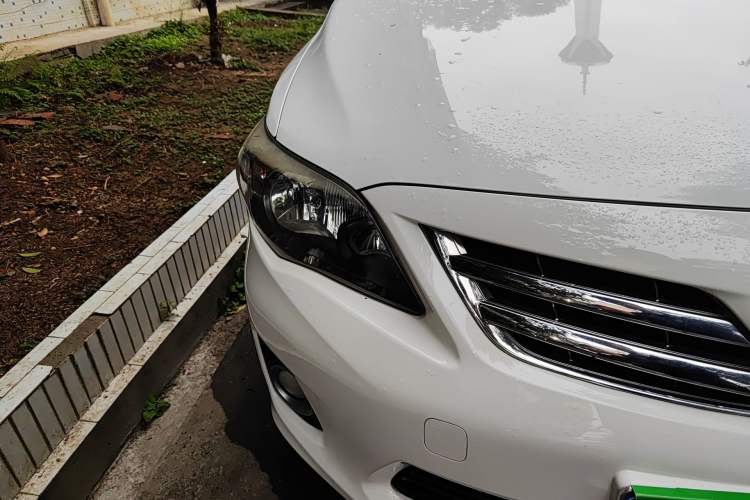 Used Toyota Corolla 2012 Luxurious Edition 1.6L Automatic GL Right Front Headlight