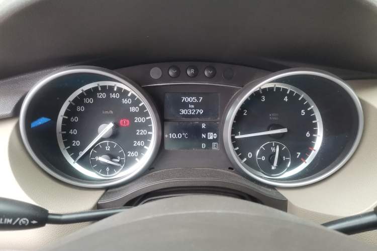 Used Mercedes-Benz R-Class 2011 R 350 L 4MATIC