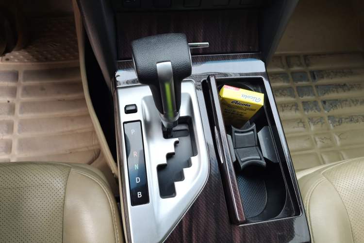 Used Toyota Camry 2015 Dual-Engine 2.5 HG Luxury Navigation Edition Gear Lever