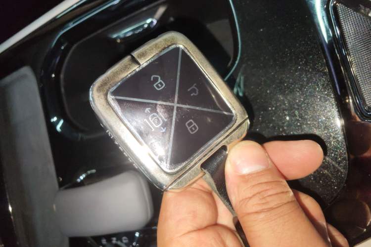 Used Zeekr 009 2024 Six-Seat Executive Version 4WD 108 kWh Interior 1