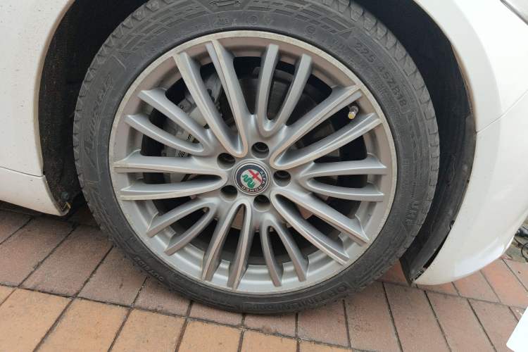 Used Alfa Romeo Giulia 2017 2.0T 280HP Luxury Edition