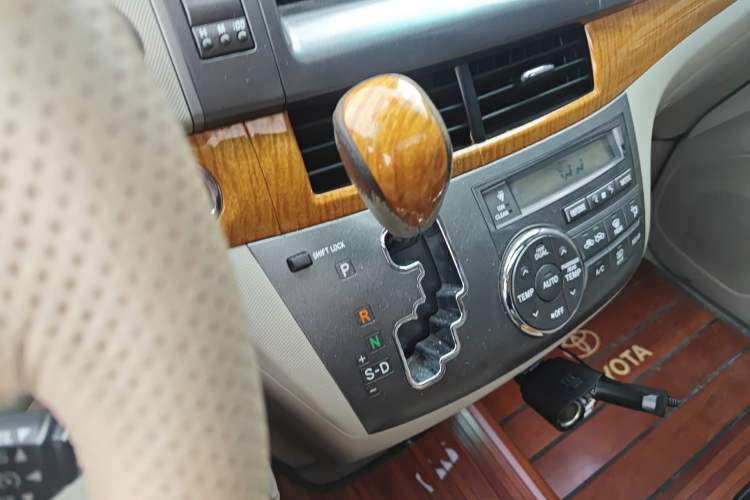 Used Toyota Previa 2006 2.4L 7-Seater Standard Edition Gear Lever