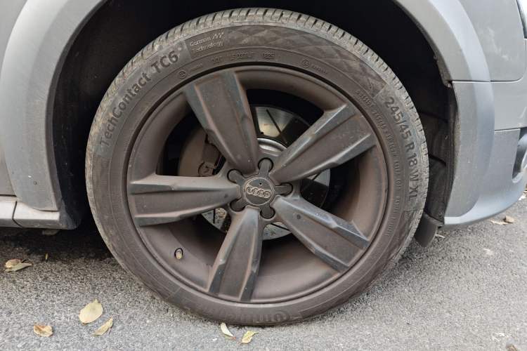 Used Audi A4 2014 40 TFSI allroad quattro plus version Right Front Wheel Hub