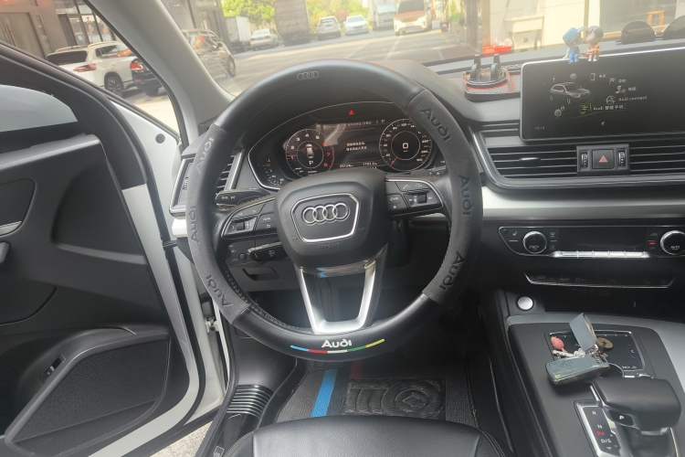 Used Audi Q5L 2018 40 TFSI Prestige Fashion Edition China VI Steering Wheel