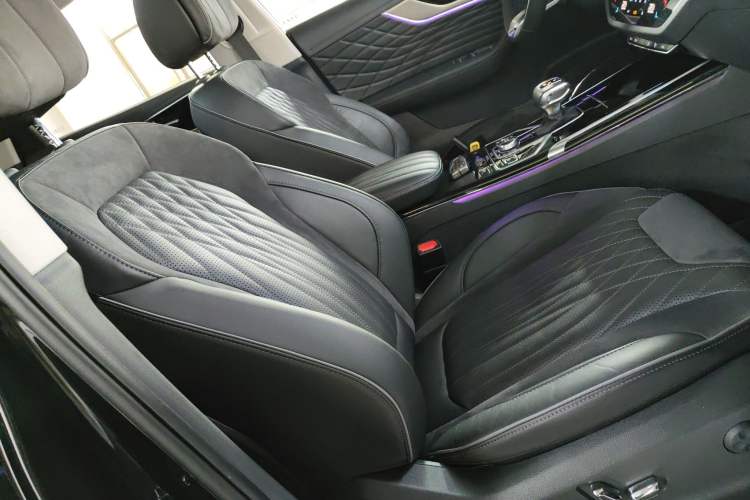 Used Hongqi HS5 2022 Revised Version 2.0T Smart Connect Flagship Edition
