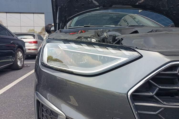 Used Audi A4L 2024 40 TFSI Fashion Dynamic Model Right Front Headlight